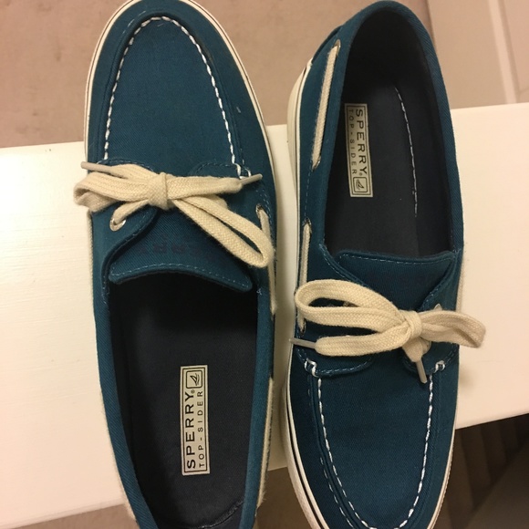 Sperry's 8.5M Bahama Canvas Sneaker - Picture 4 of 4